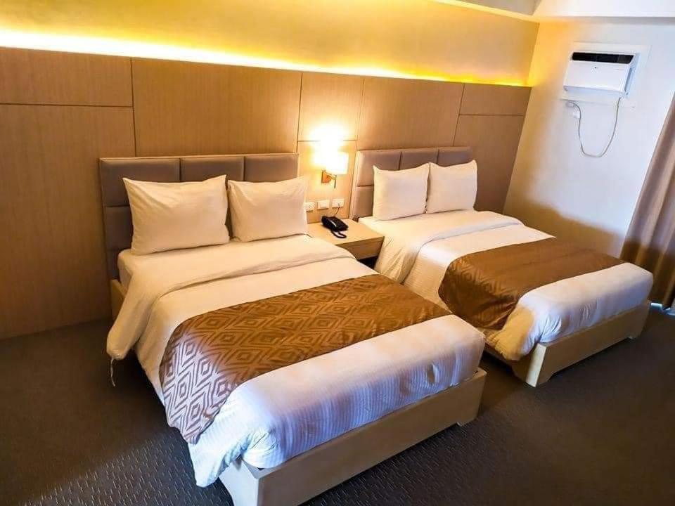 Sotogrande Neopolitan Hotel Quezon City Exteriör bild